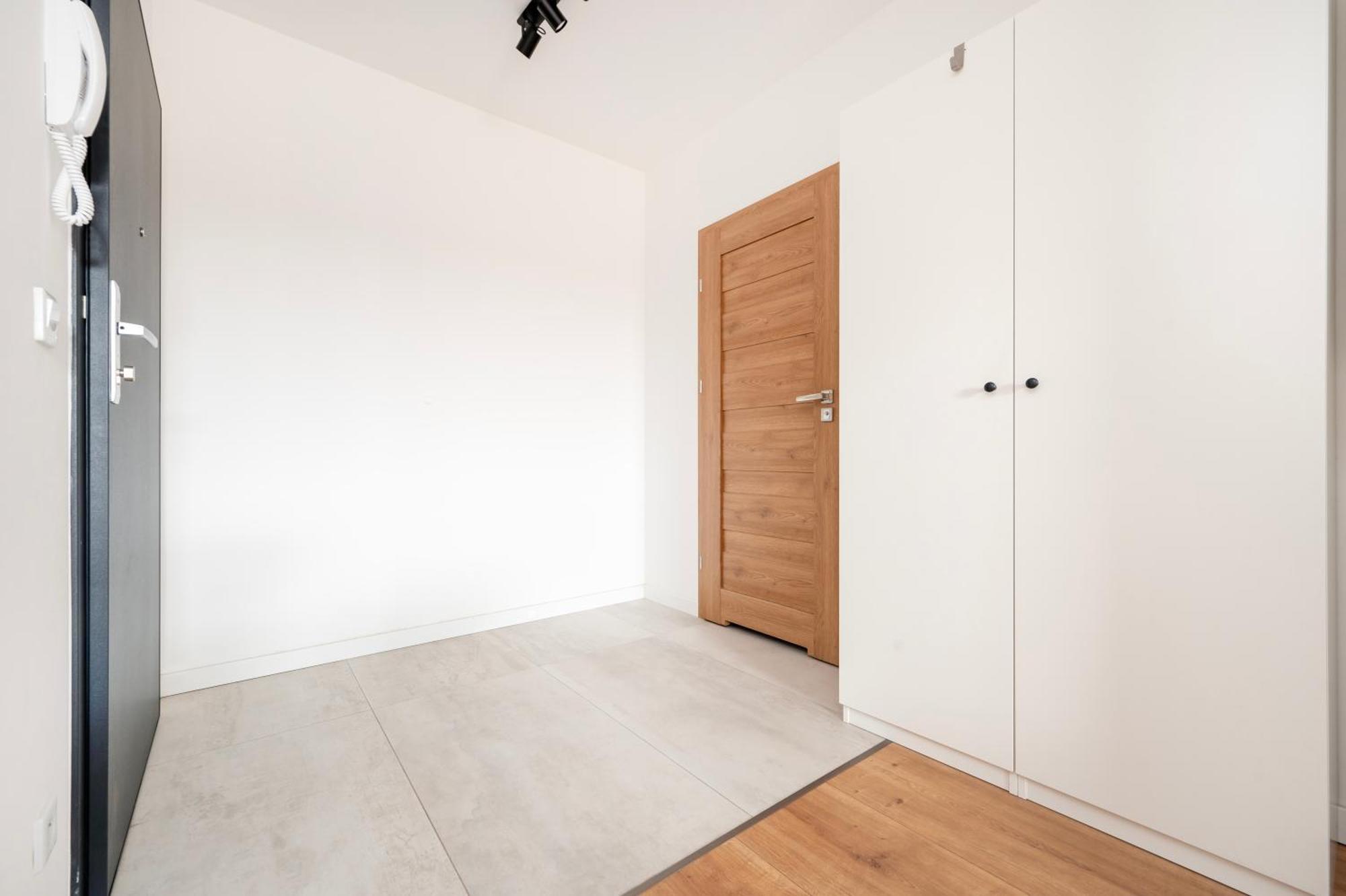 Apartamenty Fuzja - Komfortowe Mieszkania Blisko Centrum Lodzi Garaz Exterior photo