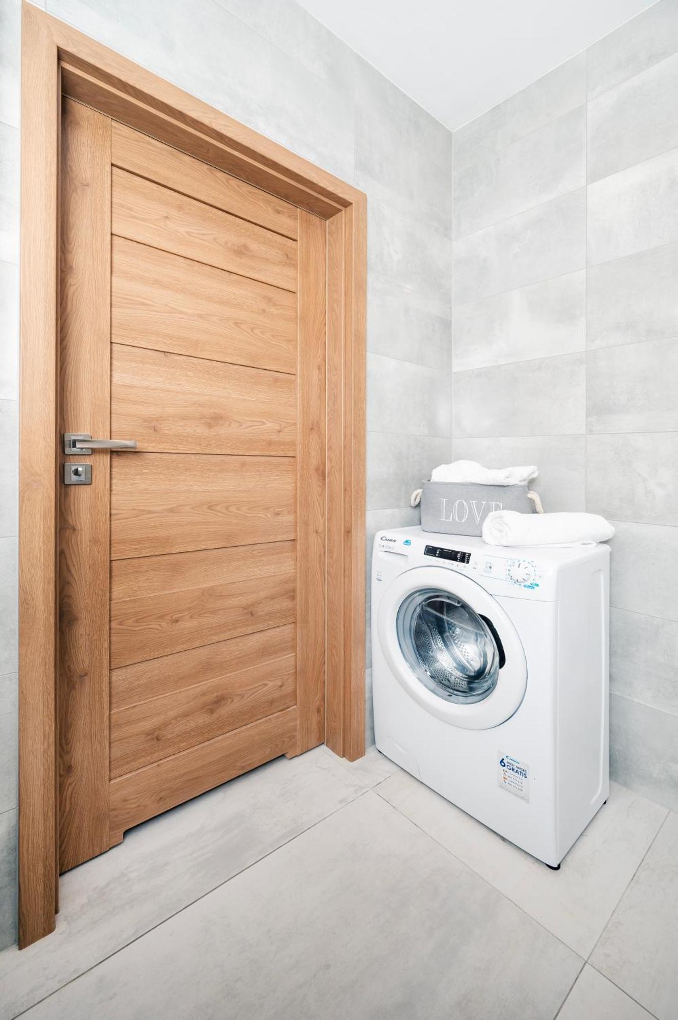 Apartamenty Fuzja - Komfortowe Mieszkania Blisko Centrum Lodzi Garaz Exterior photo