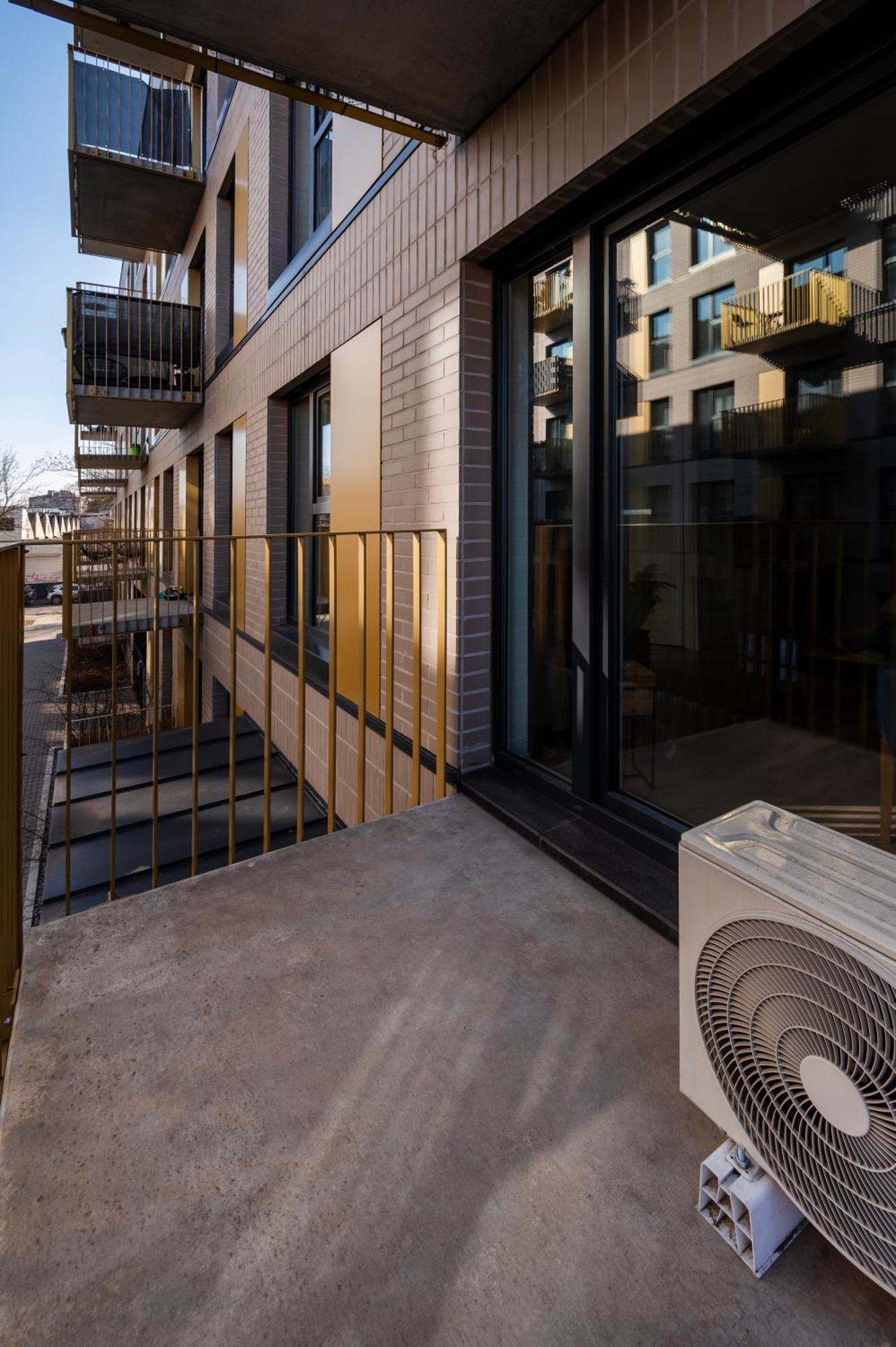 Apartamenty Fuzja - Komfortowe Mieszkania Blisko Centrum Lodzi Garaz Exterior photo